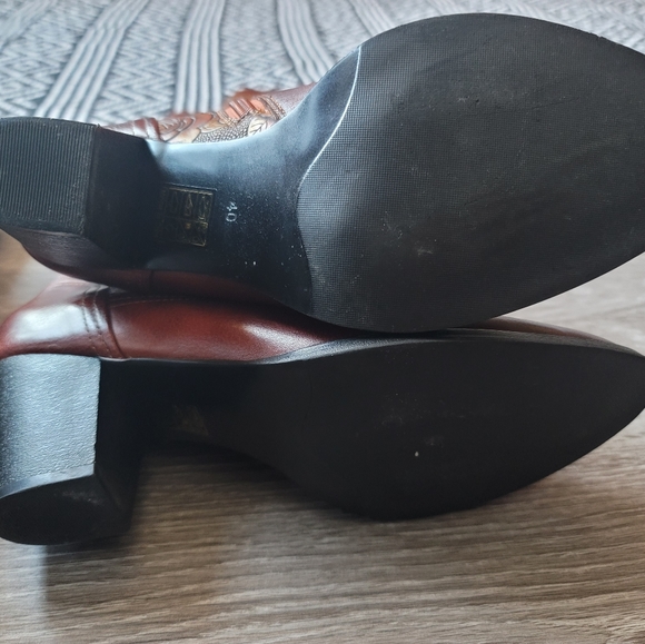 L'Artiste by Spring Step Boots - Picture 6 of 9